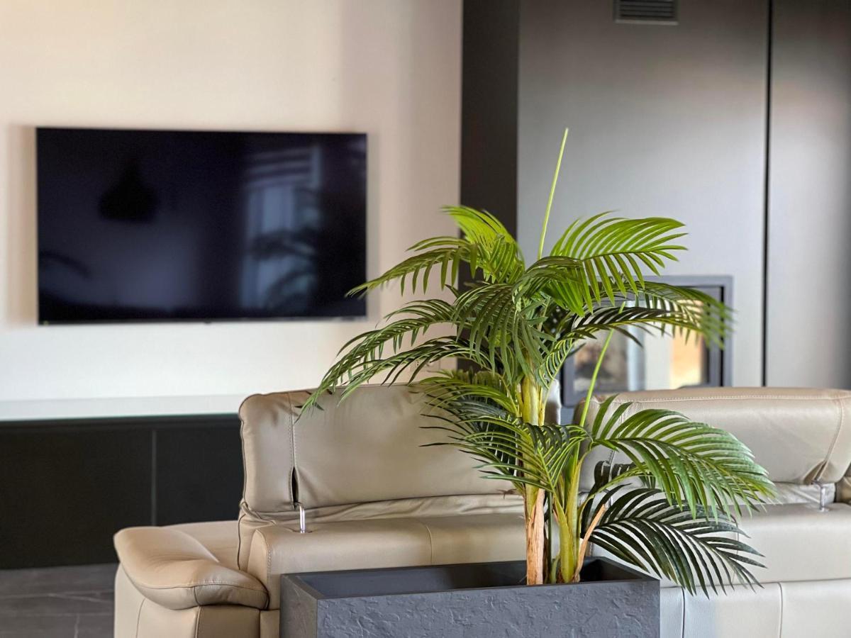 Luxury Lakefront Penthouse Лецено Екстериор снимка