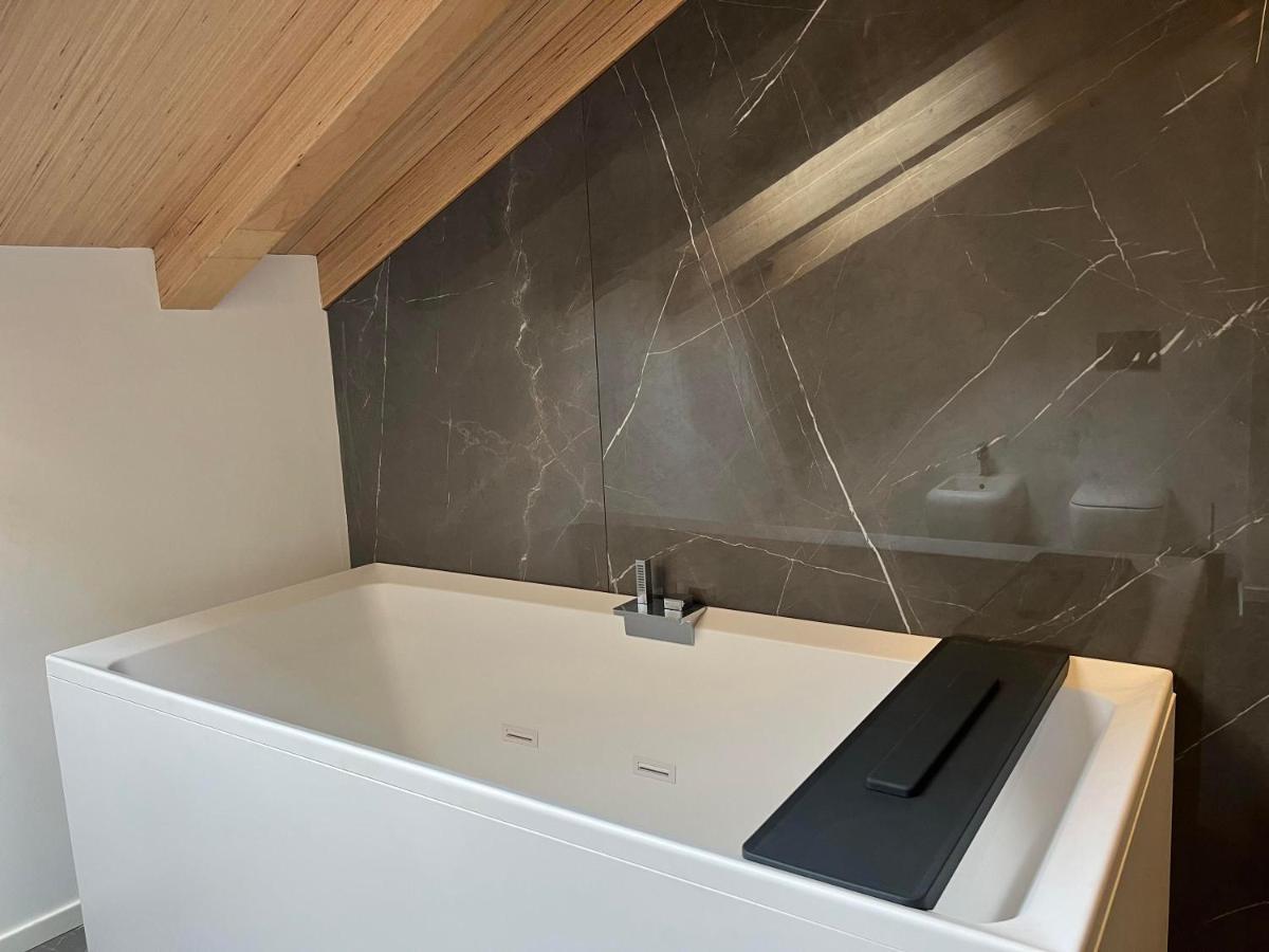 Luxury Lakefront Penthouse Лецено Екстериор снимка