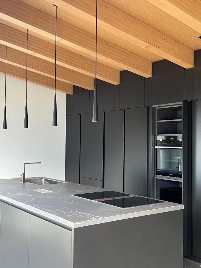 Luxury Lakefront Penthouse Лецено Екстериор снимка
